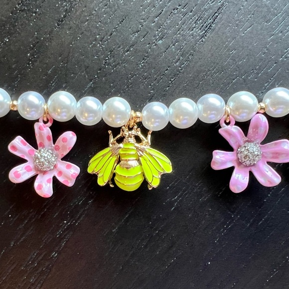 NWT Betsey Johnson Faux Pearl Flower Bee Necklace - PINK/GREEN | OS - Picture 3 of 5